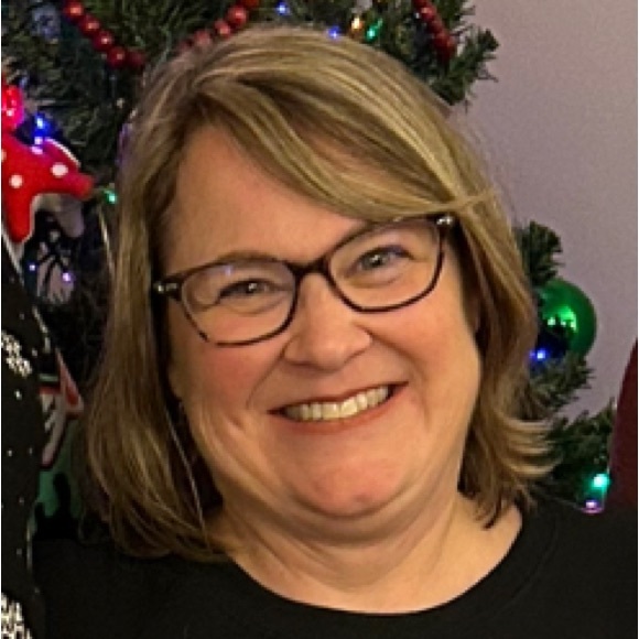 Meet your Posher, Beth - Picture 2 of 2